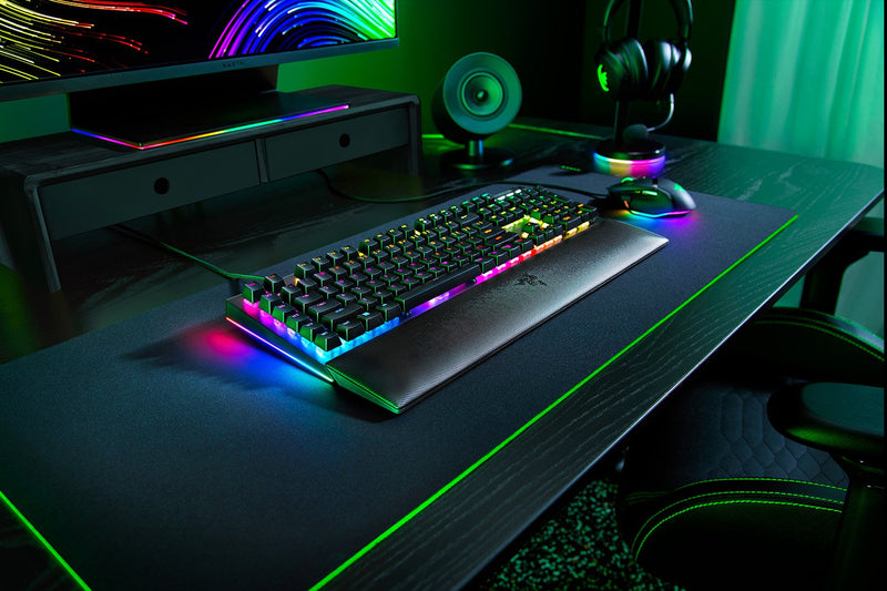 Razer BlackWidow V4 – Yellow-axis mechanical gaming keyboard 