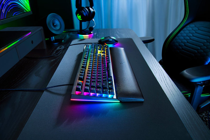 Razer BlackWidow V4 – Yellow-axis mechanical gaming keyboard 